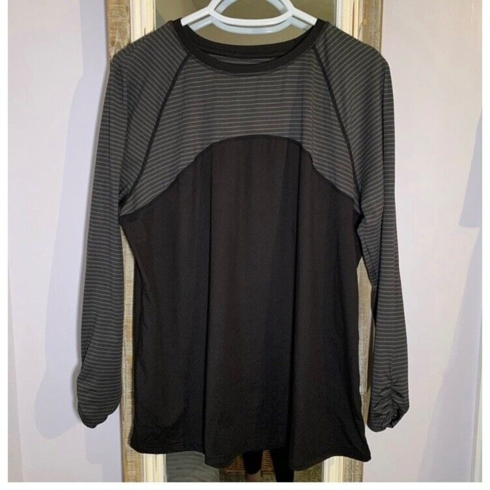 Avia Large Black and Gray Striped Women's Lightweight Shirt‎ Top